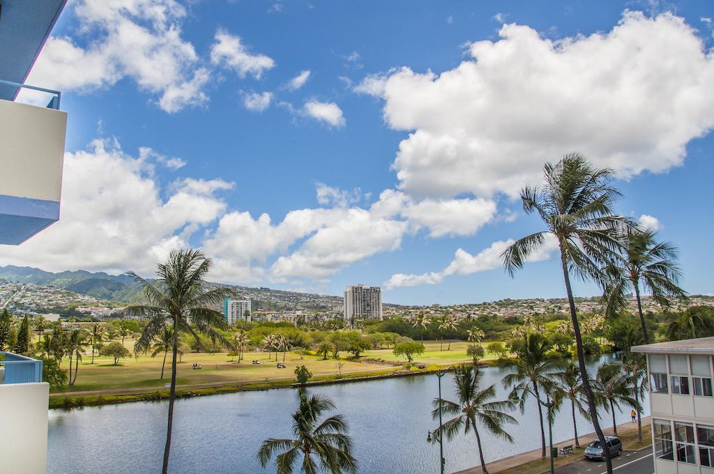 Holiday Surf Hotel Honolulu Buitenkant foto